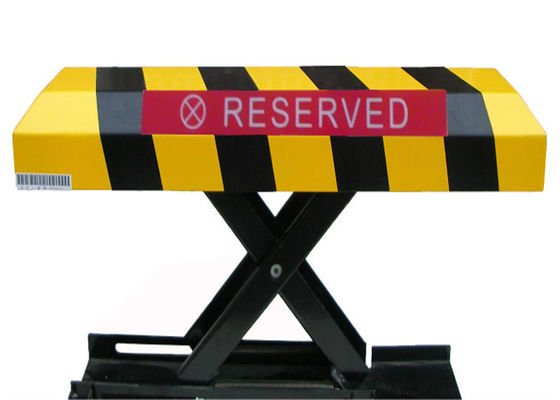 300 मिमी उठाई गई ऊँचाई और स्प्रेइंग प्लास्टिक कोटिंग के साथ रिमोट कंट्रोल कार पार्किंग लॉक