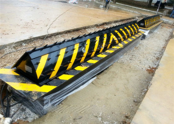 वाहन नियंत्रण स्वचालित रूप से उठने वाला इलेक्ट्रो हाइड्रोलिक रोड ब्लॉकर जिसमें 70T अक्ष लोडिंग पीएलसी नियंत्रण और रिमोट ऑपरेशन है