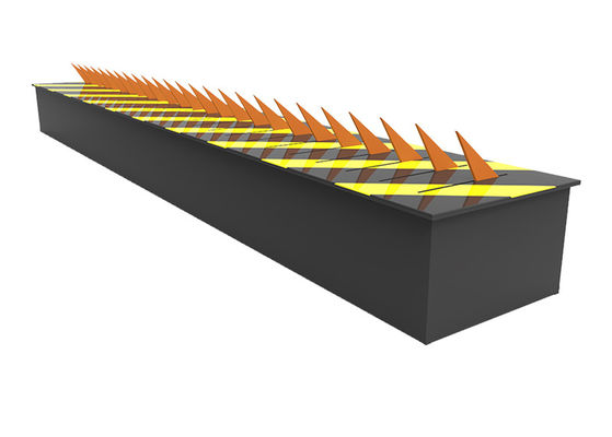 15 सेमी स्पाइक ऊंचाई Q235 स्टील IP68 सुरक्षा स्वचालित हाइड्रोलिक टायर हत्यारा सड़क स्पाइक बाधा